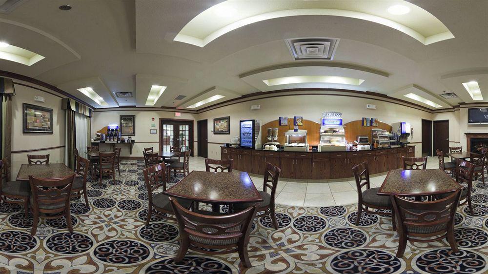 Holiday Inn Express Hotel & Suites Mcpherson By Ihg Esterno foto