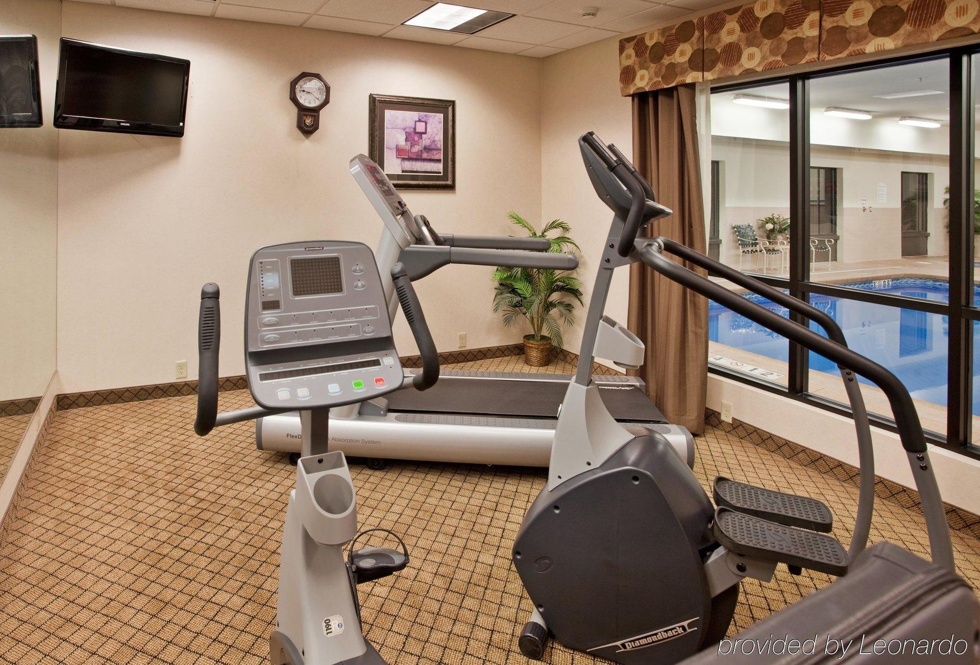 Holiday Inn Express Hotel & Suites Mcpherson By Ihg Servizi foto